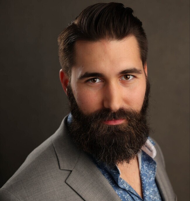 Agent Photo