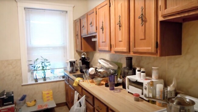 92 Maple St unit 4, Malden, MA 02148 - photo 3