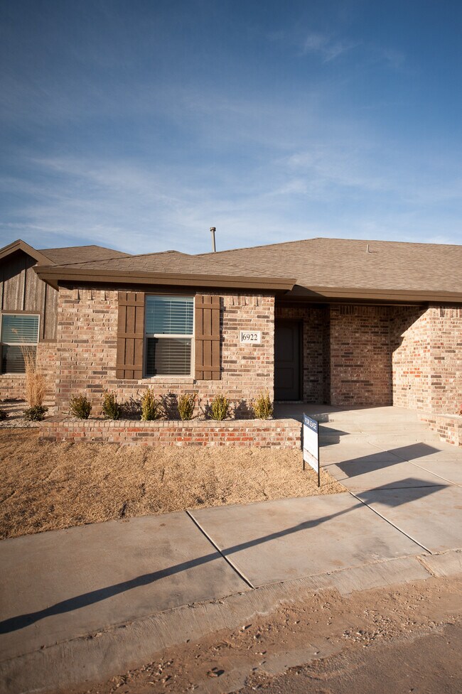 6922 67th St, Lubbock, TX 79424
