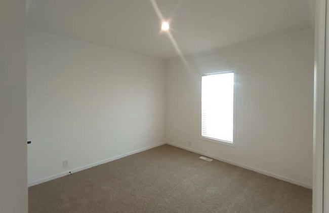 37266 Burrstone Ln, Lenox, MI 48048 - photo 5