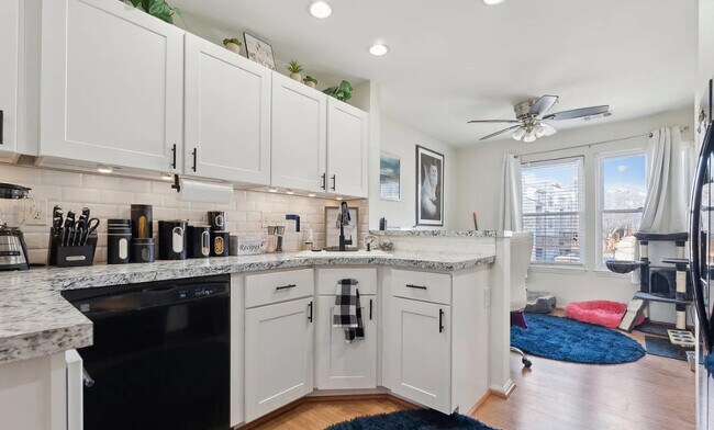 8 Deer Run Ct unit B, Halethorpe, MD 21227 - photo 4