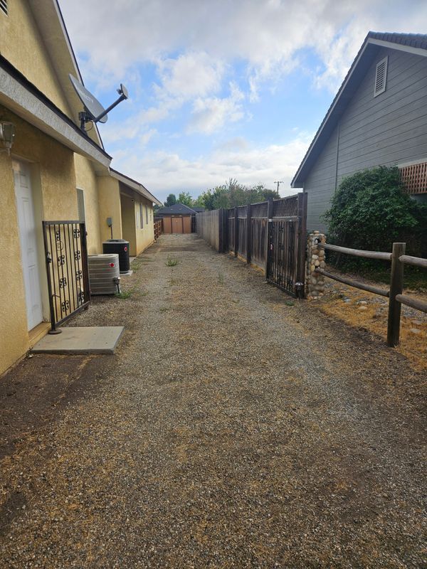 17960 Swaps Ct, Tehachapi, CA 93561 - photo 2