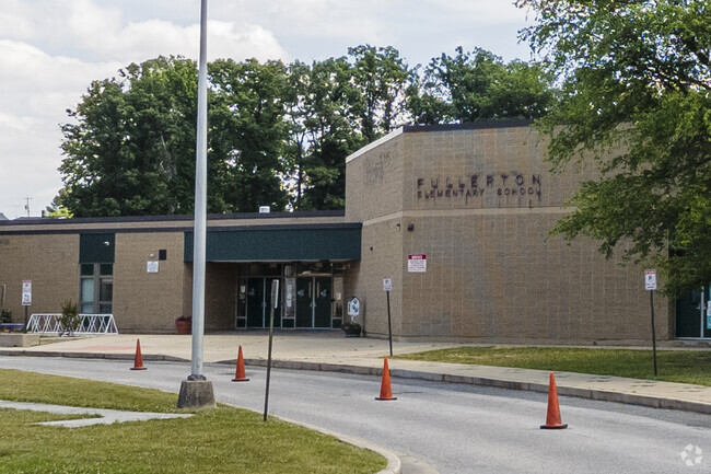 Entrance to Fullerton Elementary School.