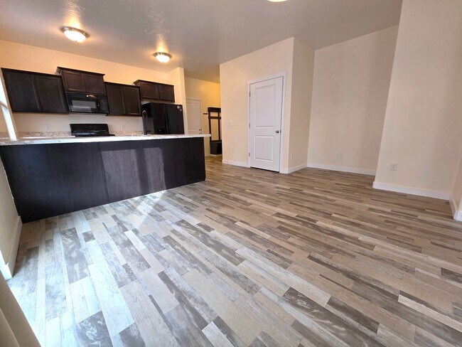 34 E Legacy Pkwy, Saratoga Springs, UT 84045 - photo 4