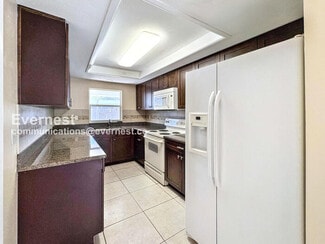 3313 Ottway Dr, Holiday, FL 34691