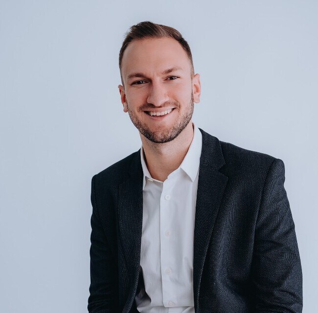 Agent Photo