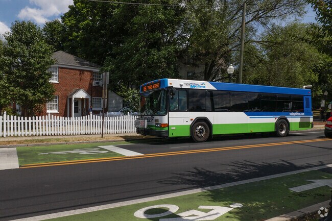Buses run along Campbell Avenue and 13th Street in Mountain View.