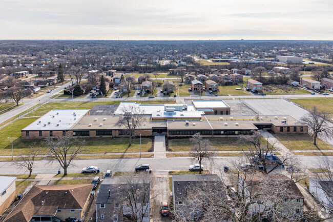 Wilson Elementary School has an overall Niche score of C-.