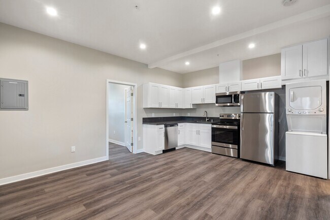 Arrive at the Retreat, Thousand Oaks, CA 91360 - photo 2