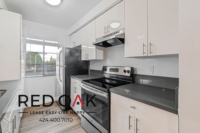 121 N Hamilton Dr unit 202, Beverly Hills, CA 90211 - photo 6