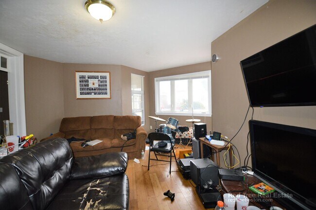 86 Linden St unit 1, Allston, MA 02134 - photo 7