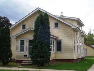 2041 Charles St, La Crosse, WI 54603