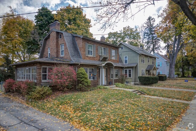 Homes neatly line the streets of Queens.