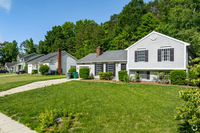 Split level home styles can be seen on many of the streets throughout Silverwood.