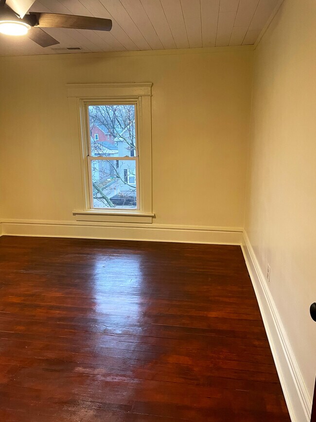 889 N Main St unit 3, Akron, OH 44310 - photo 2