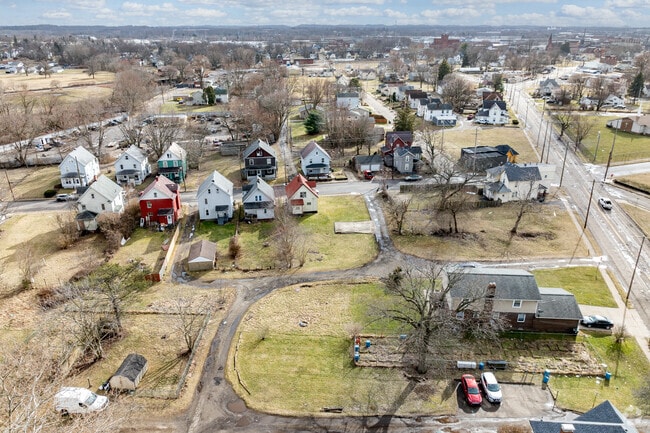 Residents of OJays Parkway have easy access to everyday amenities.