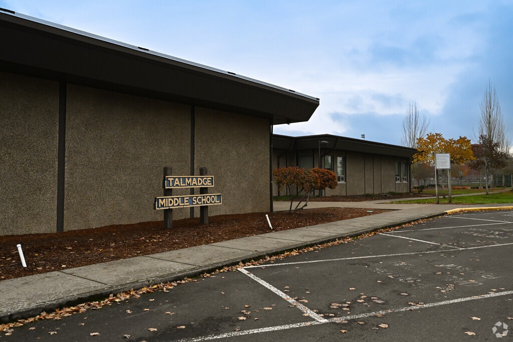 Talmadge Middle School provides education in the neighborhood of 
Independence.