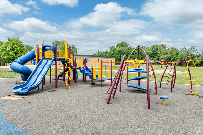 Lakes Elementary School is a K-4th grade elementary located in Rockford, Michigan.