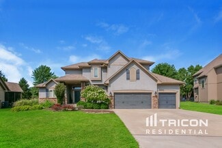 1813 NE Parks Summit Blvd, Lee's Summit, MO 64064