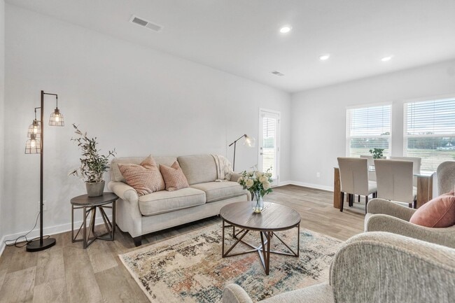 204 Orwell Dr, Social Circle, GA 30025 - photo 2