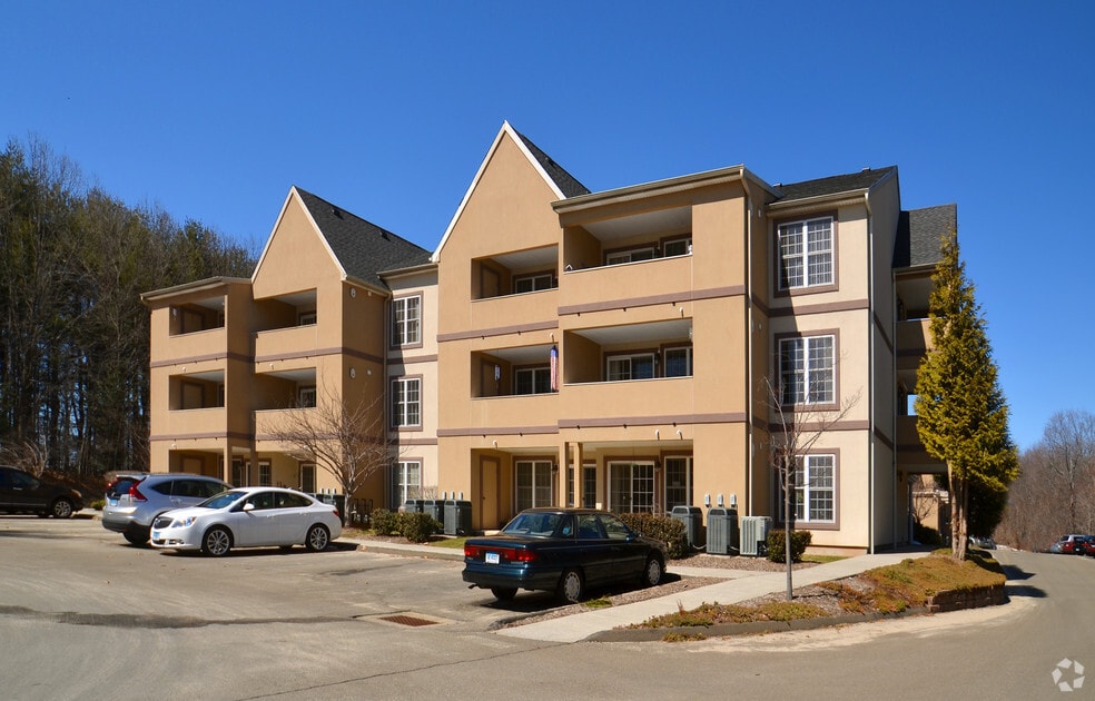 Tuscan Villa, North Haven, CT 06473 - photo 1