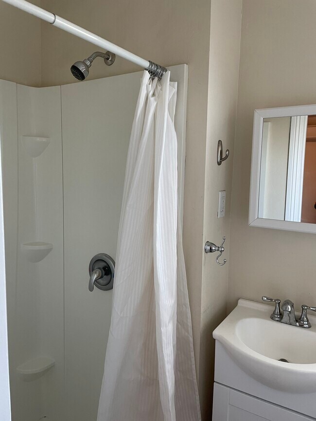 104 W Fulton St unit 104, Stockton, CA 95204 - photo 6