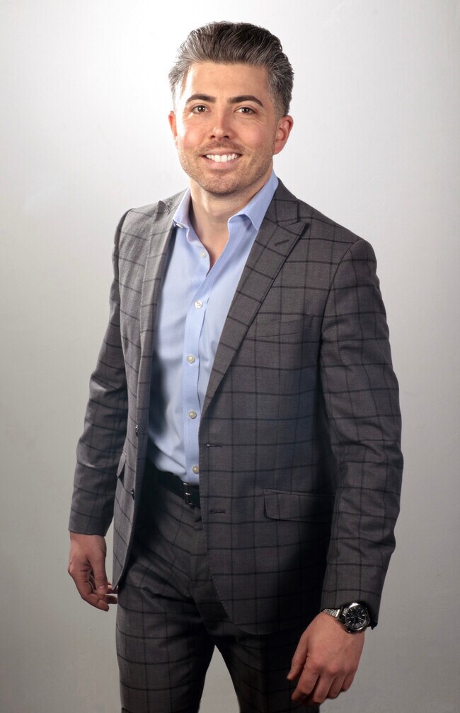 Agent Photo