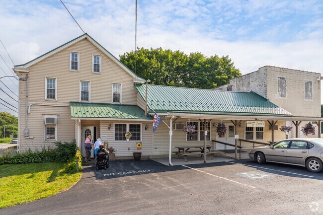 Green's Family Restaurant is always buzzing with happy locals for its great food near Barry.