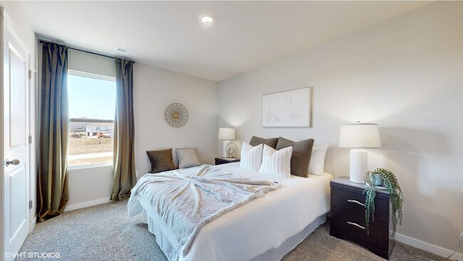 2461 Chloe Ln, Hiawatha, IA 52233 - photo 5