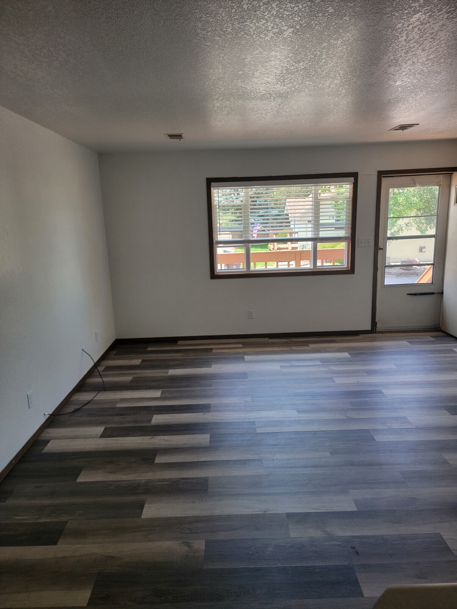 242 E Carlson St, Cheyenne, WY 82009 - photo 1