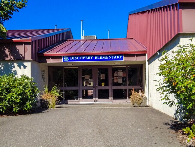 Discovery Elementary School serves students in grades K-5.