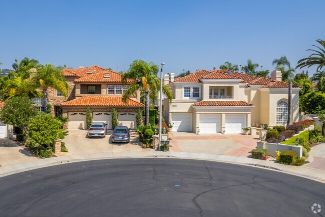 Many homes in Tustin Ranch feature roomy garages that fit two or three vehicles.