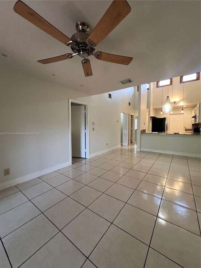 6944 SW 40th Ct, Miramar, FL 33023