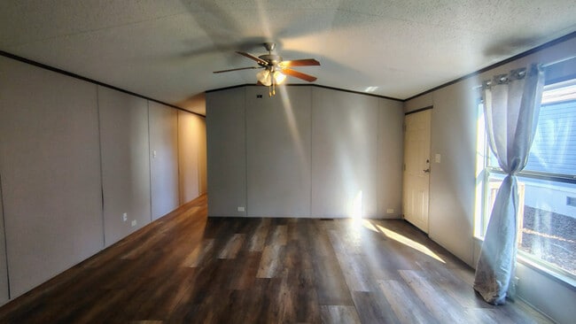 3831 SW South Park Ave, Topeka, KS 66609 - photo 3