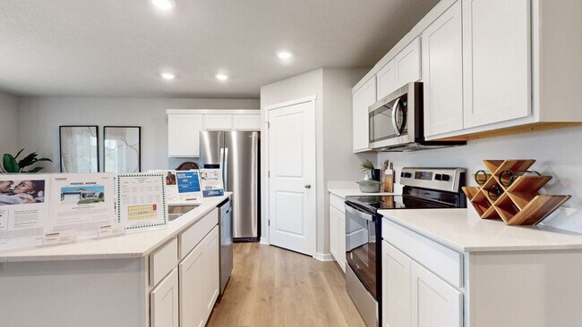 2506 E 47th St, Des Moines, IA 50317 - photo 7