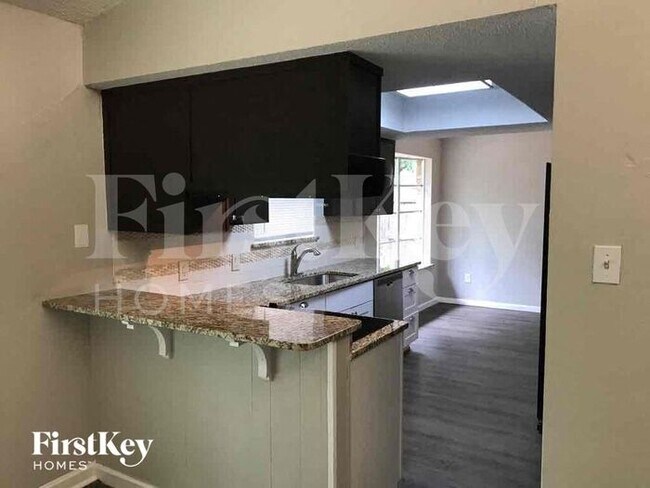 1602 Geraldine Ln, Arlington, TX 76010 - photo 7