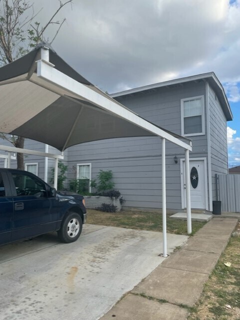 1309 E Lyon St, Laredo, TX 78040