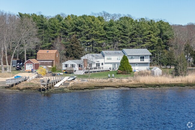 Waterfront homes spread out on large parcels are not uncommon in the Camp Merriwood/Camp Welch neighborhood.