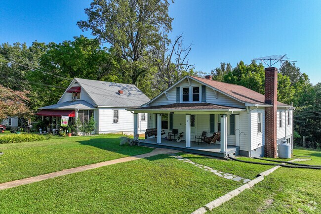 Home prices is Schuyler range from $150,000 to $200,000.