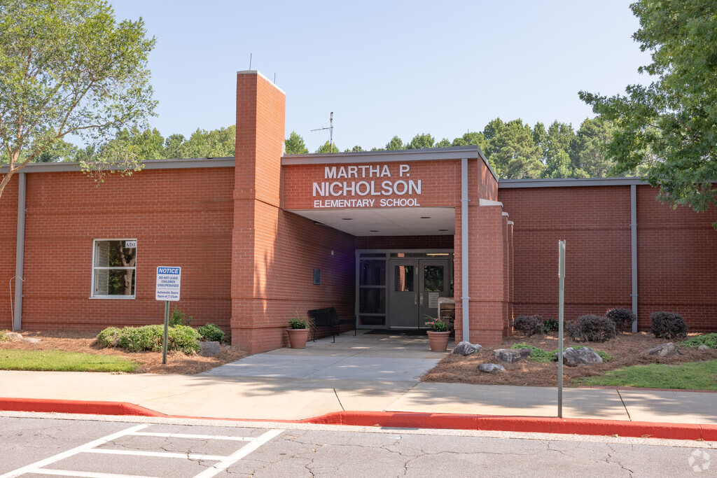 Main entrance to Nicholson Elementary School in Sandy Plains, Marietta GA