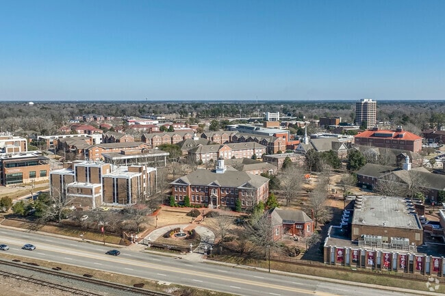 Orangeburg’s downtown district has seen revitalization with new restaurants, boutiques, and entertainment venues.