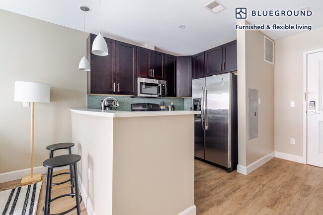 33 Rogers St unit FL3-ID1157, Cambridge, MA 02142 - photo 4