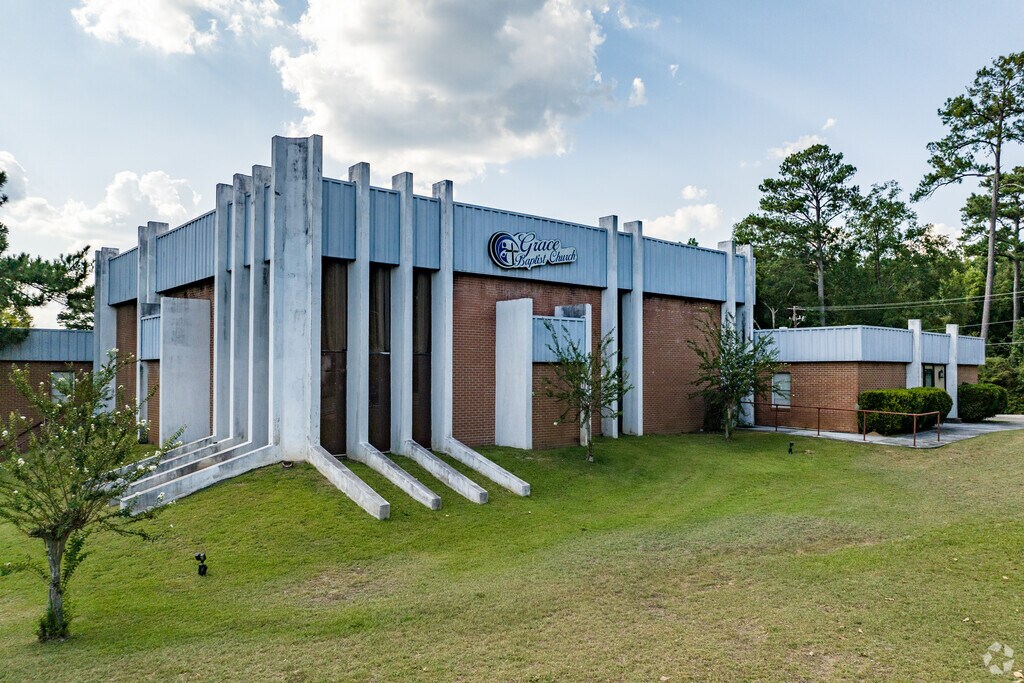 The Learning Place Academy serves grades PreK through 2nd.