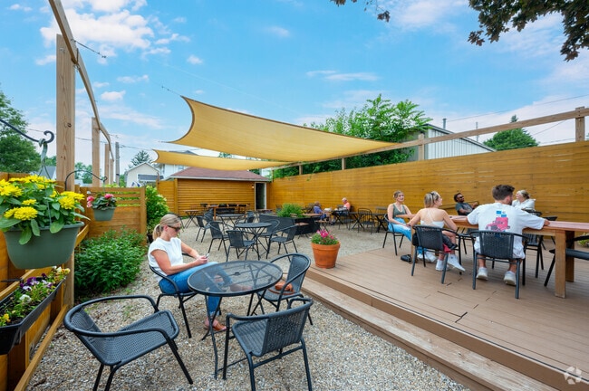 North Highlands residents can enjoy the charming outdoor area at Ophelia's.