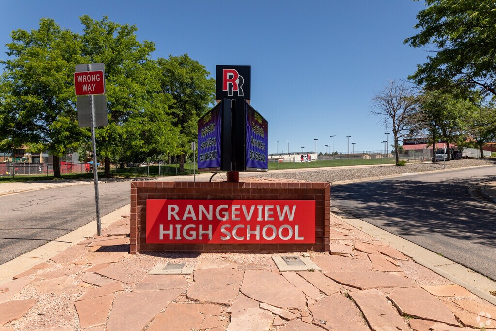 Rangeview High School, Rankings & Reviews