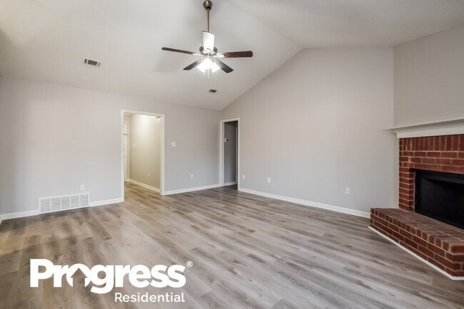 10712 Oak Cir N, Olive Branch, MS 38654 - photo 5