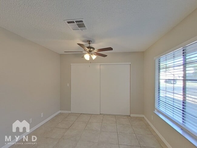 1368 S Christy Ln, Las Vegas, NV 89142 - photo 5