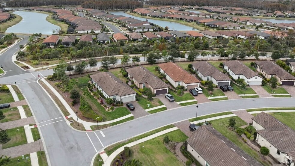 11111 Callisia Dr, Odessa, FL 33556 - photo 2