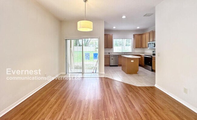 10545 Shady Falls Ct, Riverview, FL 33578 - photo 4