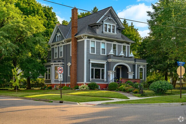 A large Queen Anne Victorian welcomes visitors to West Main Hill.